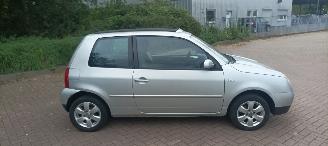 Volkswagen Lupo Bj:02-2003 1e-eigenaar 1.4benzine Cambridge uitvoering Elektrische ramen Elek schuifdak Leren stuurwiel Centrale vergrendeling Orginele vw velgen picture 7