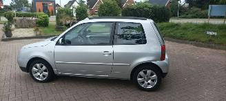 Volkswagen Lupo Bj:02-2003 1e-eigenaar 1.4benzine Cambridge uitvoering Elektrische ramen Elek schuifdak Leren stuurwiel Centrale vergrendeling Orginele vw velgen picture 3