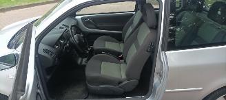 Volkswagen Lupo Bj:02-2003 1e-eigenaar 1.4benzine Cambridge uitvoering Elektrische ramen Elek schuifdak Leren stuurwiel Centrale vergrendeling Orginele vw velgen picture 11