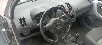 Volkswagen Lupo Bj:02-2003 1e-eigenaar 1.4benzine Cambridge uitvoering Elektrische ramen Elek schuifdak Leren stuurwiel Centrale vergrendeling Orginele vw velgen picture 13
