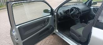 Volkswagen Lupo Bj:02-2003 1e-eigenaar 1.4benzine Cambridge uitvoering Elektrische ramen Elek schuifdak Leren stuurwiel Centrale vergrendeling Orginele vw velgen picture 10