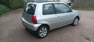 Volkswagen Lupo Bj:02-2003 1e-eigenaar 1.4benzine Cambridge uitvoering Elektrische ramen Elek schuifdak Leren stuurwiel Centrale vergrendeling Orginele vw velgen picture 6