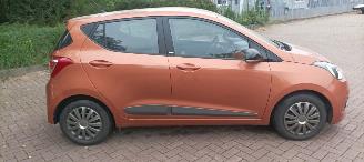 Hyundai I-10 Bj:08-2014 1eEigenaar 1.2-16v Go Uitvoering Climatecontrol CruiseControl Stoelverwarming Lichtautomaat Stuurwiel met verwarming 4xelek ramen Parksensoren Koplampen met bochten verlichting Mistlampen Led-Dagrijverlichting picture 8