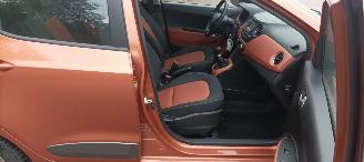 Hyundai I-10 Bj:08-2014 1eEigenaar 1.2-16v Go Uitvoering Climatecontrol CruiseControl Stoelverwarming Lichtautomaat Stuurwiel met verwarming 4xelek ramen Parksensoren Koplampen met bochten verlichting Mistlampen Led-Dagrijverlichting picture 21