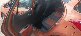 Hyundai I-10 Bj:08-2014 1eEigenaar 1.2-16v Go Uitvoering Climatecontrol CruiseControl Stoelverwarming Lichtautomaat Stuurwiel met verwarming 4xelek ramen Parksensoren Koplampen met bochten verlichting Mistlampen Led-Dagrijverlichting picture 14