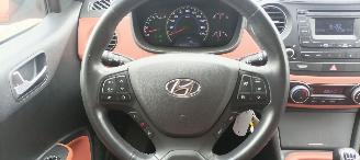 Hyundai I-10 Bj:08-2014 1eEigenaar 1.2-16v Go Uitvoering Climatecontrol CruiseControl Stoelverwarming Lichtautomaat Stuurwiel met verwarming 4xelek ramen Parksensoren Koplampen met bochten verlichting Mistlampen Led-Dagrijverlichting picture 17