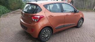 Hyundai I-10 Bj:08-2014 1eEigenaar 1.2-16v Go Uitvoering Climatecontrol CruiseControl Stoelverwarming Lichtautomaat Stuurwiel met verwarming 4xelek ramen Parksensoren Koplampen met bochten verlichting Mistlampen Led-Dagrijverlichting picture 7
