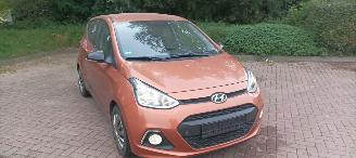 Hyundai I-10 Bj:08-2014 1eEigenaar 1.2-16v Go Uitvoering Climatecontrol CruiseControl Stoelverwarming Lichtautomaat Stuurwiel met verwarming 4xelek ramen Parksensoren Koplampen met bochten verlichting Mistlampen Led-Dagrijverlichting picture 10