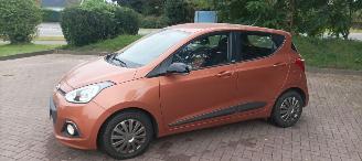 Hyundai I-10 Bj:08-2014 1eEigenaar 1.2-16v Go Uitvoering Climatecontrol CruiseControl Stoelverwarming Lichtautomaat Stuurwiel met verwarming 4xelek ramen Parksensoren Koplampen met bochten verlichting Mistlampen Led-Dagrijverlichting picture 2