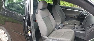 Volkswagen Golf 1.4-16v 80pk Climatecontrol CruiseControl Leren-Stuurwiel Mistlampen Parkeersensoren elek-ramen elek-buiten spiegel picture 18