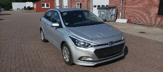 Hyundai I-20 1.2-16v Airconditioning Elektrische ramen Elektrische-spiegels met verwarming Centrale vergrendeling met afstandsbediening radio Usb picture 10