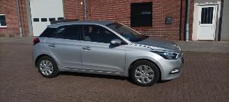 Hyundai I-20 1.2-16v Airconditioning Elektrische ramen Elektrische-spiegels met verwarming Centrale vergrendeling met afstandsbediening radio Usb picture 9
