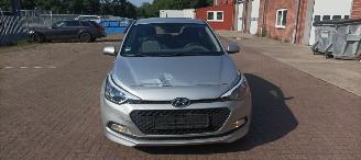 Hyundai I-20 1.2-16v Airconditioning Elektrische ramen Elektrische-spiegels met verwarming Centrale vergrendeling met afstandsbediening radio Usb picture 11