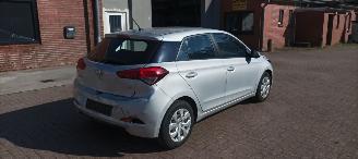 Hyundai I-20 1.2-16v Airconditioning Elektrische ramen Elektrische-spiegels met verwarming Centrale vergrendeling met afstandsbediening radio Usb picture 7
