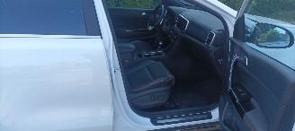 Kia Sportage 2.0-GT 185pk Diesel MHEV Automaat 4WD Leder JBL Dab audio Stoelverwarming Stoelventilatie Full-Led koplampenLed achterlichten Cruisecontrol Dimmende binnenspiegel Trekhaak CruiseControl 4xStoelverwarming Blindspot Systeem 360 Camerasysteem Elektrische ach picture 21