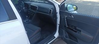Kia Sportage 2.0-GT 185pk Diesel MHEV Automaat 4WD Leder JBL Dab audio Stoelverwarming Stoelventilatie Full-Led koplampenLed achterlichten Cruisecontrol Dimmende binnenspiegel Trekhaak CruiseControl 4xStoelverwarming Blindspot Systeem 360 Camerasysteem Elektrische ach picture 20
