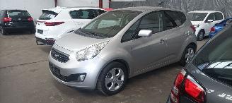 Auto incidentate Kia Venga Bj:08-2013 1.6-benzine Automatik Climatecontrol Stoelverwarming Lichtautomaat Privacyglas Leren stuurwiel Keyless entry armsteun voor en achter Trekhaak Mistlampen 16-inch velgen 2013/8