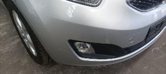 Kia Venga Bj:08-2013 1.6-benzine Automatik Climatecontrol Stoelverwarming Lichtautomaat Privacyglas Leren stuurwiel Keyless entry armsteun voor en achter Trekhaak Mistlampen 16-inch velgen picture 7