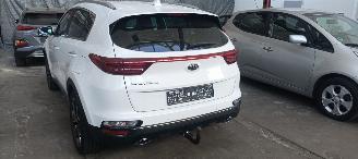Kia Sportage Bj:12-2019 Facelift GT-line 2.0-Diesel Automatik 4WD Led-Koplampen Led-Achterlichten Navigatie Climatecontrol Stoelverwarming Stuurwiel met verwarming trekhaak Audio-jbl Keyless entry 18-inch velgen picture 3