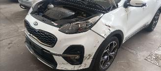 Kia Sportage Bj:12-2019 Facelift GT-line 2.0-Diesel Automatik 4WD Led-Koplampen Led-Achterlichten Navigatie Climatecontrol Stoelverwarming Stuurwiel met verwarming trekhaak Audio-jbl Keyless entry 18-inch velgen picture 9