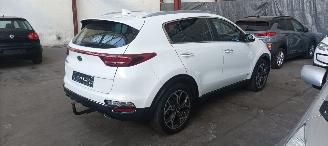 Kia Sportage Bj:12-2019 Facelift GT-line 2.0-Diesel Automatik 4WD Led-Koplampen Led-Achterlichten Navigatie Climatecontrol Stoelverwarming Stuurwiel met verwarming trekhaak Audio-jbl Keyless entry 18-inch velgen picture 2