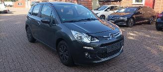 Citroën C3 Bj:06-2016 1.2-12v benzine 82pk Airco Led-verlichting CruiseControl Leren-Stuurwiel Mistlampen Chroom design Radio met kleuren Display Apple CarPlay MirrorLink picture 9