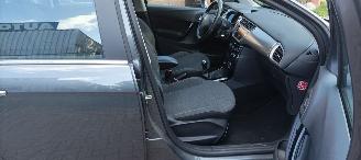 Citroën C3 Bj:06-2016 1.2-12v benzine 82pk Airco Led-verlichting CruiseControl Leren-Stuurwiel Mistlampen Chroom design Radio met kleuren Display Apple CarPlay MirrorLink picture 18