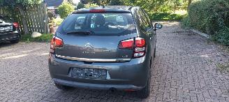 Citroën C3 Bj:06-2016 1.2-12v benzine 82pk Airco Led-verlichting CruiseControl Leren-Stuurwiel Mistlampen Chroom design Radio met kleuren Display Apple CarPlay MirrorLink picture 3
