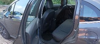 Citroën C3 Bj:06-2016 1.2-12v benzine 82pk Airco Led-verlichting CruiseControl Leren-Stuurwiel Mistlampen Chroom design Radio met kleuren Display Apple CarPlay MirrorLink picture 15