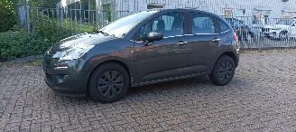 Citroën C3 Bj:06-2016 1.2-12v benzine 82pk Airco Led-verlichting CruiseControl Leren-Stuurwiel Mistlampen Chroom design Radio met kleuren Display Apple CarPlay MirrorLink picture 6