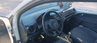 Volkswagen Up! Move 1.0-Mpi Leder Airconditioning Elektrische ramen Centrale vergrendeling met afstandsbediening Stoelverwarming Leren stuurwiel picture 14