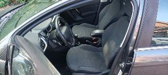 Citroën C3 1.2-12v 82pk Euro6 Airconditioning CruiseControl Leren-Stuurwiel Mistlampen Led-Dagrijverlichting Radio met kleuren lcd Display Apple CarPlay MirrorLink parkeersensoren achter 4xelek ramen Elektrische-spiegels centrale vergrendeling met afstandsbediening picture 12