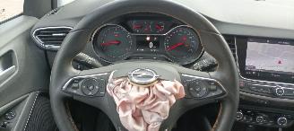 Opel Crossland Bj: 4-2018 1.2 Benzine Automaat Navigatie Stoelverwarming Stuurwiel met verwarming Led-Koplampen Led-Achterlichten Trekhaak picture 19