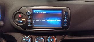 Toyota Yaris Facelift model Edition 1.5VVTI-E Airconditioning stoelverwarming Multicolor Display Met Navi voorbereiding Achteruitrijcamera Regensensor Licht assistent Drivelane assistent Leren multi stuurwiel Mistlampen 15-inch Toyota velgen picture 22