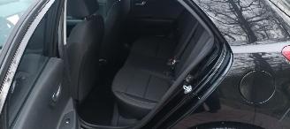 Kia Rio Bj:11-2019 1.4-16v Automatik Dream Team Edition Led Koplampen Navigatie Climatecontrol Stoelverwarming stuurwiel met verwarming Achteruitrijcamera 4xelek ramen Privacyglas Lichtautomaat Mistlampen 16-inch Kia velgen Metallic lak picture 19