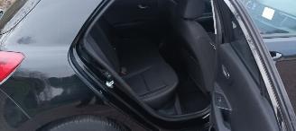 Kia Rio Bj:11-2019 1.4-16v Automatik Dream Team Edition Led Koplampen Navigatie Climatecontrol Stoelverwarming stuurwiel met verwarming Achteruitrijcamera 4xelek ramen Privacyglas Lichtautomaat Mistlampen 16-inch Kia velgen Metallic lak picture 27