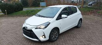 Toyota Yaris Bj:10-2017 Facelift 1.5-Benzine 111pk Touchscreen met Camera Lichtautomaat Drivelane assistent Leren multi stuurwiel Stoelverwarming picture 10
