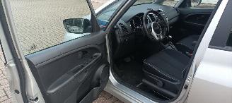 Kia Venga Bj:08-2013 1.6 Benzine Automaat Climatecontrol 4xElek ramen Elektrische-spiegels met verwarming Stoelverwarming Lichtautomaat Privacyglas armsteun voor en achter Keyless entry Parkeersensoren achter Trekhaak Mistlampen picture 11