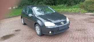 Volkswagen Golf Bj:12-2006 1.4-Benzine 80pk Climatecontrol CruiseControl Leren-Stuurwiel armsteun elek-ramen elektrische Spiegel Centrale vergrendeling met afstandsbediening mistlampen Parkeersensoren afneembare trekhaak Metallic lak 2006/12