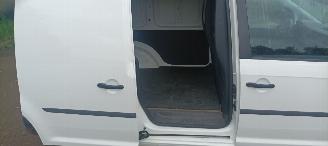 Volkswagen Caddy Bj:02-2016 Facelift 2.0TDI Euro-6 Airconditioning Elektrische ramen Elektrische-spiegels met verwarming Centrale vergrendeling met afstandsbediening Start-Stop systeem Tussenwand met glas achteruitrijspiegel Radio met usb schuifdeur Rechts laadvloer orgin picture 17