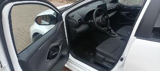 Toyota Yaris Hybrid 1.5- Automatik Climatecontrol Digital Cockpit full-Led CruiseControl Apple CarPlay MirrorLink Achteruitrijcamera Bi-Color Platinum Pearl picture 12