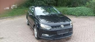 damaged passenger cars Volkswagen Polo 1.4-TDi Climatecontrol Distance-frontradar Stoelverwarming Leren Stuurwiel Radio met usb Elektrische ramen Elektrische-spiegels met verwarming Centrale vergrendeling met afstandsbediening Start-Stop systeem Euro-6norm 2016/2