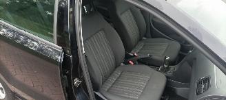 Volkswagen Polo 1.4-TDi Climatecontrol Distance-frontradar Stoelverwarming Leren Stuurwiel Radio met usb Elektrische ramen Elektrische-spiegels met verwarming Centrale vergrendeling met afstandsbediening Start-Stop systeem Euro-6norm picture 25