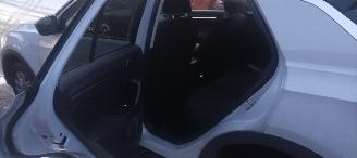 Volkswagen T-Roc 1.5-TSI 150pk R-Line Design Navi Full-Led koplampen Led achterlichten Climatecontrol CruiseControl Stoelverwarming Lichtautomaat Privacyglas picture 13