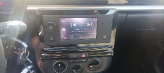 Citroën C3 Bj:11-2022 26000km 1.2-benzine 83pk Airconditioning Led verlichting Dab-audio CruiseControl Stoelverwarming mistlampen Bi-Color picture 20