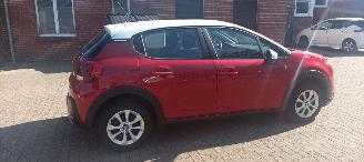 Citroën C3 Bj:11-2022 26000km 1.2-benzine 83pk Airconditioning Led verlichting Dab-audio CruiseControl Stoelverwarming mistlampen Bi-Color picture 6