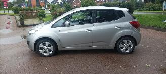 uszkodzony samochody osobowe Kia Venga Bj:08-2013 137000km 1.6-Dohc Automatik Climatecontrol Stoelverwarming Keyless entry armsteun voor Elektrische ramen Elektrische-spiegels met parkeerstand Trekhaak Parkeersensoren mistlampen 16 inch velgen 2013/8