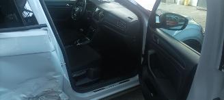 Volkswagen T-Roc Bj:04-2021  1.5-TSI United uitvoering met R-line Full-Led koplampen Led achterlichten Navigatie Stoelverwarming CruiseControl Led binnenkant Metallic lak picture 15