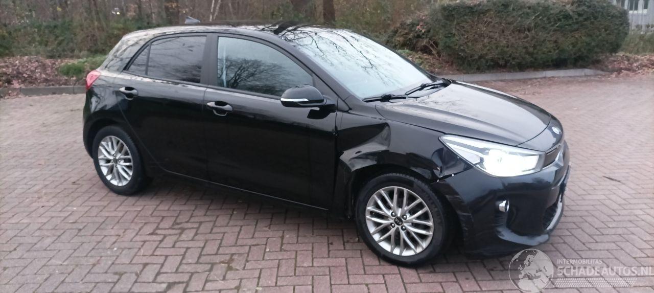 Kia Rio Dream-Team 1.4 Benzine Automaat Navigatie Climatecontrol Stoelverwarming Lichtautomaat Privacyglas Stuurwiel met verwarming Achteruitrijcamera