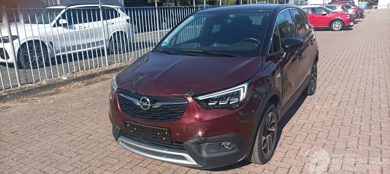 Opel Crossland Innovation uitvoering 1.2-Turbo Benzine Automaat Navigatie Climatecontrol CruiseControl Leren-Stuurwiel met verwarming Led-Koplampen Half-Leren bekleding Privacyglas afneembare trekhaak Metallic lak